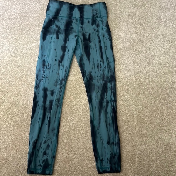 Lululemon tie-dye 25” leggings - Picture 1 of 3